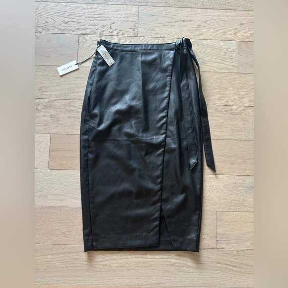 ARITZIA - Babaton Pelli Skirt - black vegan leather - Picture 3 of 5